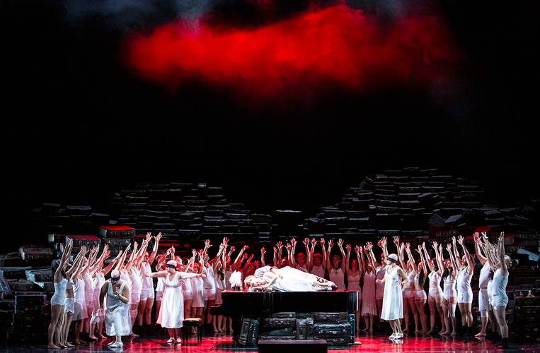 Götterdämmerung – u. a. Anna Lapkovskaja, Karis Tucker, Aile Asszonyi als Nornen Bernd Uhlig