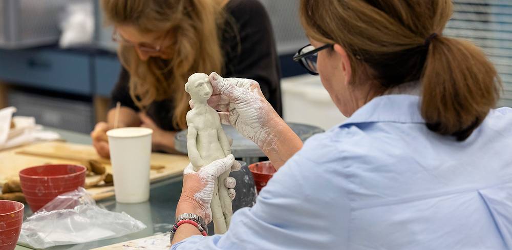 Modellier-Workshop mit Erwachsenen in Haus Bastian