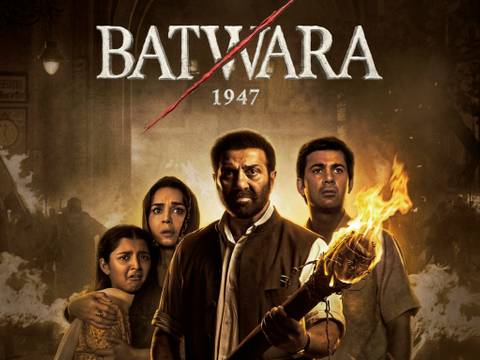 Plakat vom indischen Film "Batwara 1947" – Vier Personen, eine haelt eine brennende Fackel. Text: BATWARA 1947, IN TIMES OF HATRED AND FEAR, HE CHOSE COURAGE. THIS PARTITION DAY 14TH AUGUST.